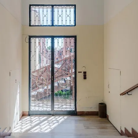 דירה Guesthost - Santa Lucia Station Lovely Flat!