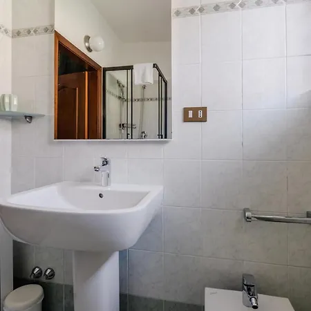 דירה Guesthost - Santa Lucia Station Lovely Flat! *