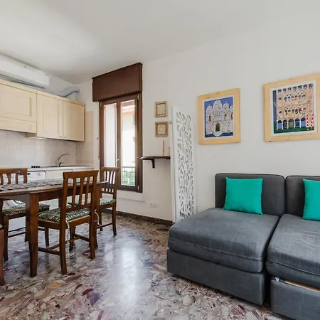 Guesthost - Santa Lucia Station Lovely Flat! ונציה