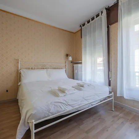 דירה Guesthost - Santa Lucia Station Lovely Flat! *