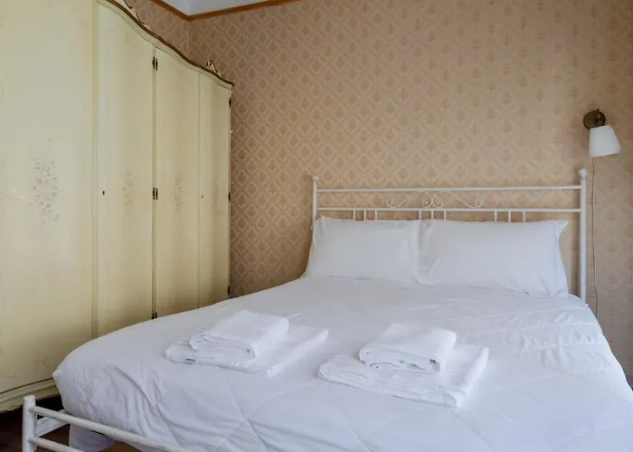 Guesthost - Santa Lucia Station Lovely Flat! Διαμέρισμα *